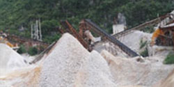 广西来宾小平洋石料厂时产300吨石料生产线